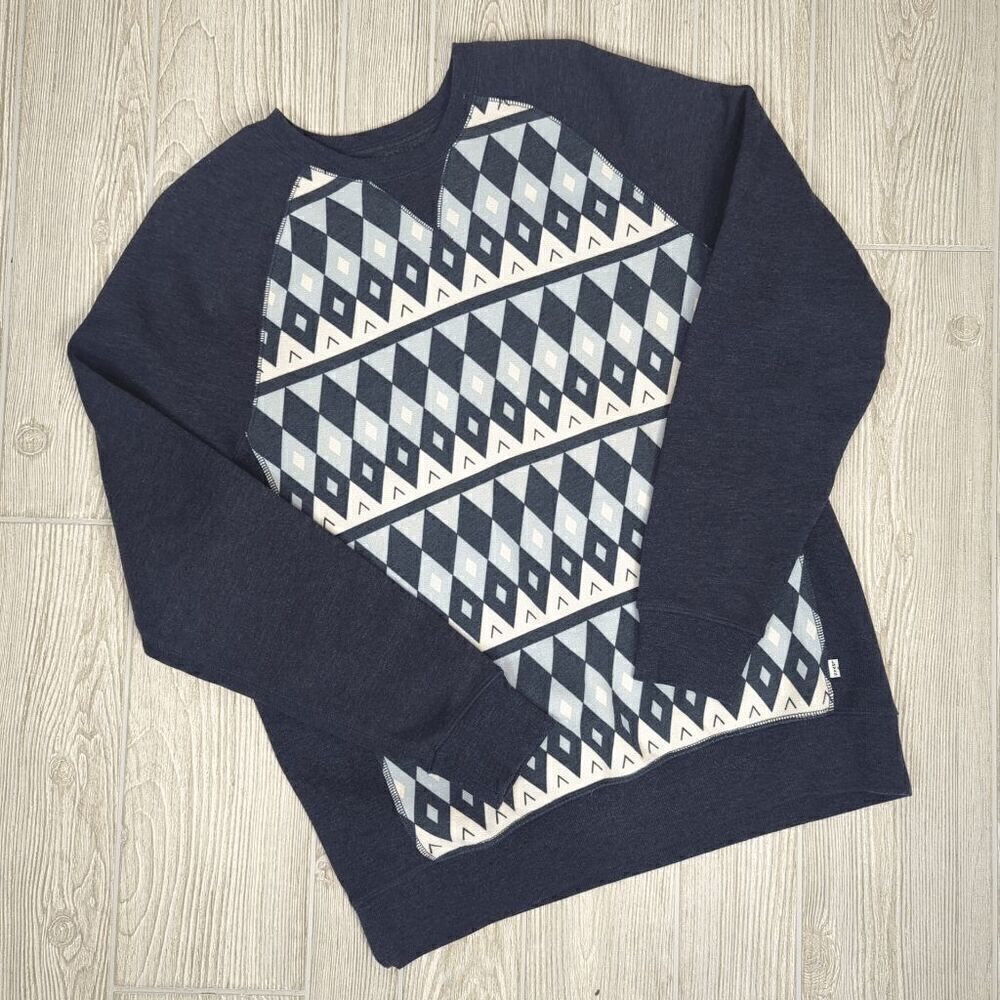 Vintage Y2K Levi’s Men’s Medium Blue Grey Pullover Sweater Argyle Print